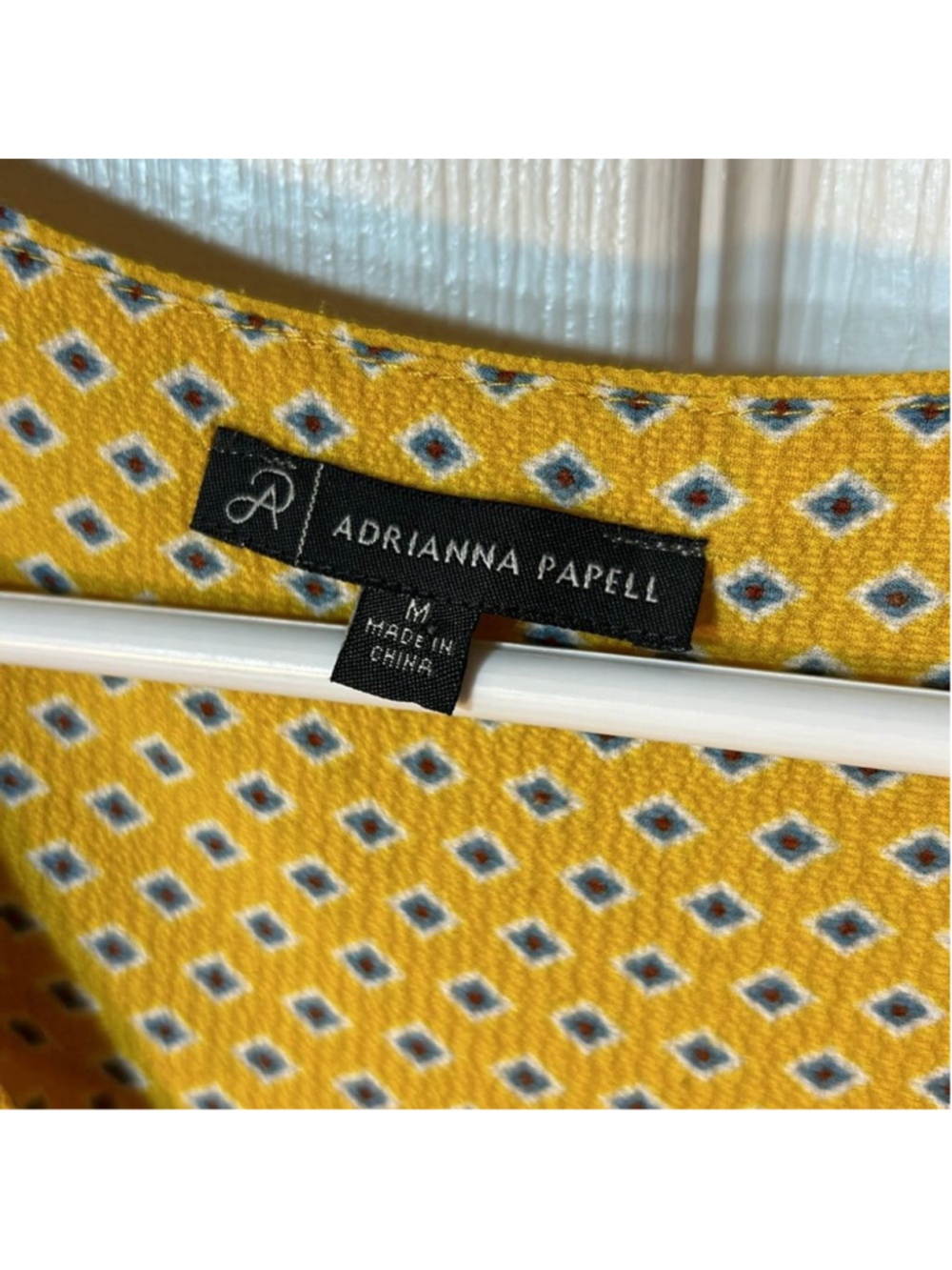 Adrianna Papell Medium Yellow Diamond Blouse - Picture 2 of 6